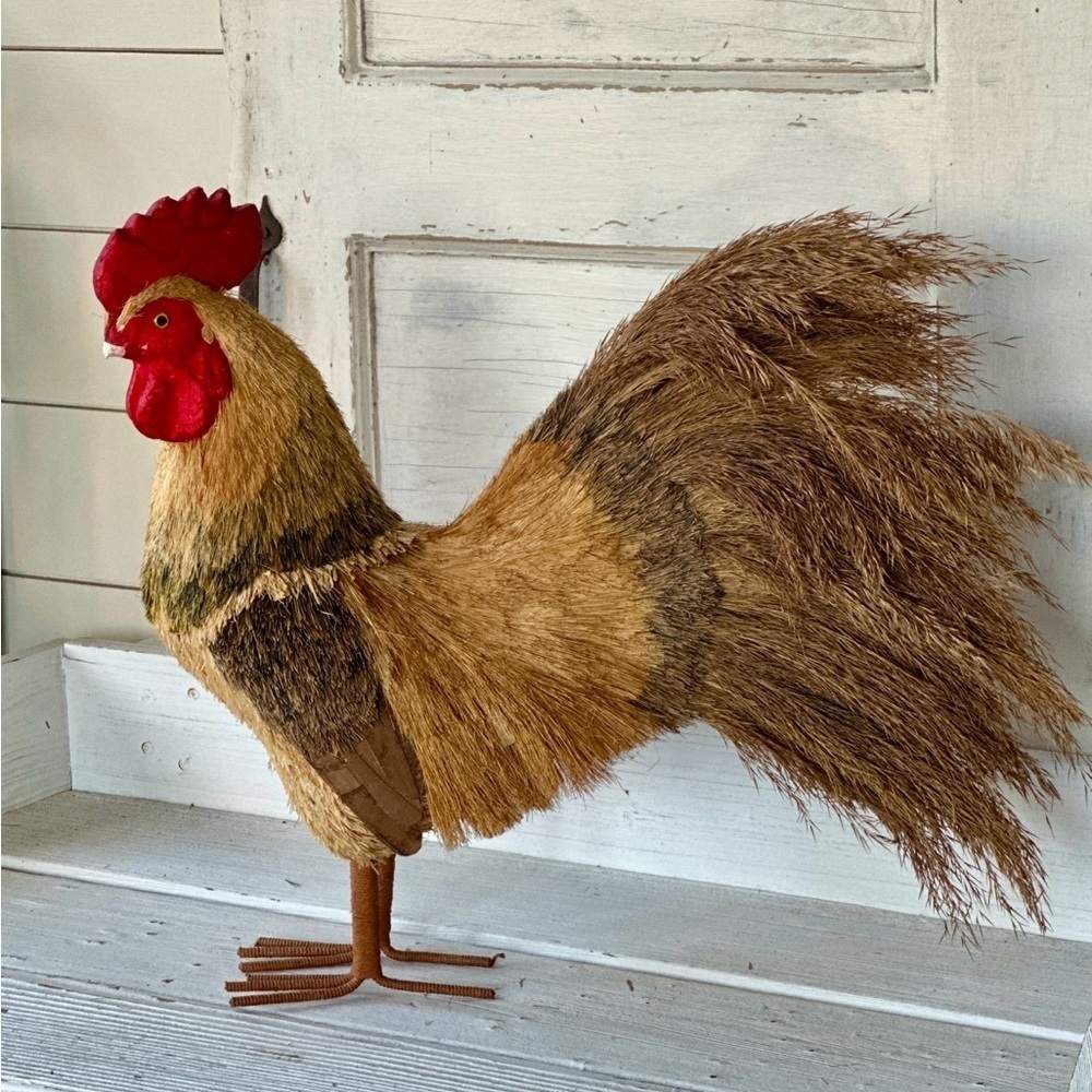 LARGE, REAL-LOOK ROOSTER. VERY WELL MADE FROM PAPER MACHE, STRAW & WHEAT.